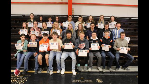 Back row: Aliza March, Olivia Spencer, Emma Richardson, Kaylee Jordan, Carlota Brotons, Gaia Vagnini, Chloie Jones, Ariah Engel, and Allison Haines. Middle row: Emilee Smith, Katie Sheridan, Kaycee Groves, Skylar Vig, Tez Dieters, RyLee Price, Teancum Maxwell, Lanny Brooks, and Cord Capp. Front row: Cheyenne Van Der Linden, Tace Berglund, Darryl Millner, John Van Der Linden, Thomas Thunder, Corbin Mackaben, Joey Richardson, Cayden Selby, and Colby Olson. Photo courtesy Alison Grueb
