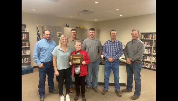 School Board Members (l to r): Jeff Gabriel, Jari Spry, Scott Brech, Anita Peterson, Trevor Fitch, Doug Thorson and Tucker Smith Courtesy Photo